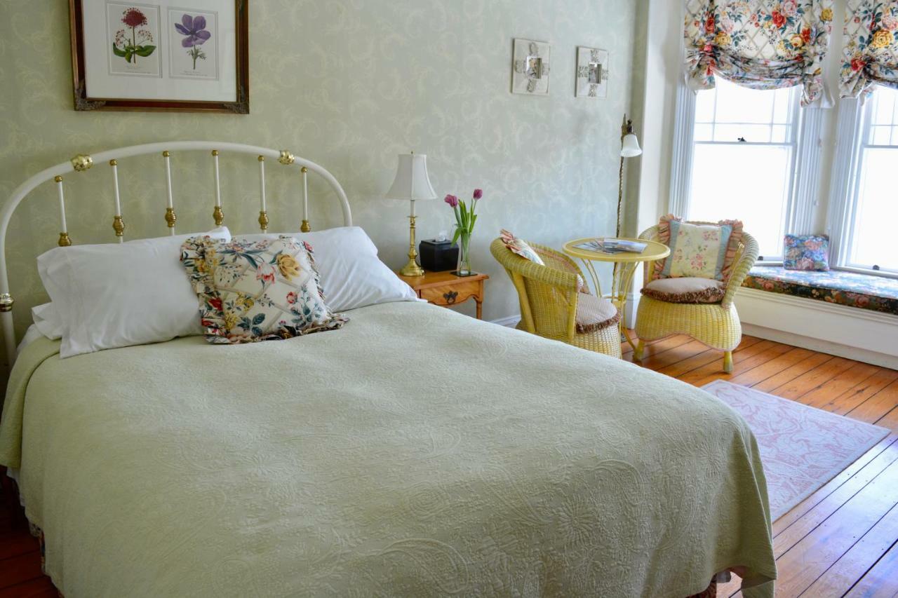 Bed and Breakfast Victorian By The Sea Lincolnville Exterior foto